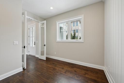 512 Oak Ridge Place, Minnetonka, MN 55305