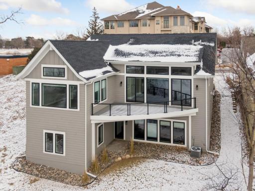 512 Oak Ridge Place, Minnetonka, MN 55305