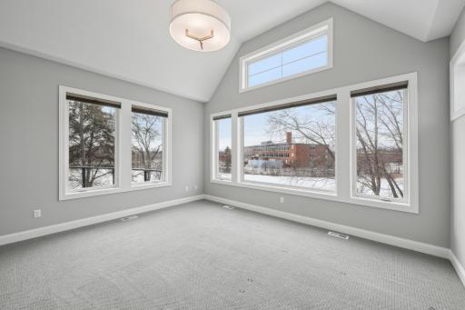 512 Oak Ridge Place, Minnetonka, MN 55305