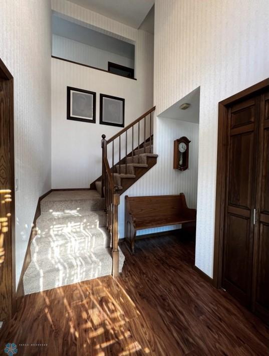 15 - Foyer.jpg