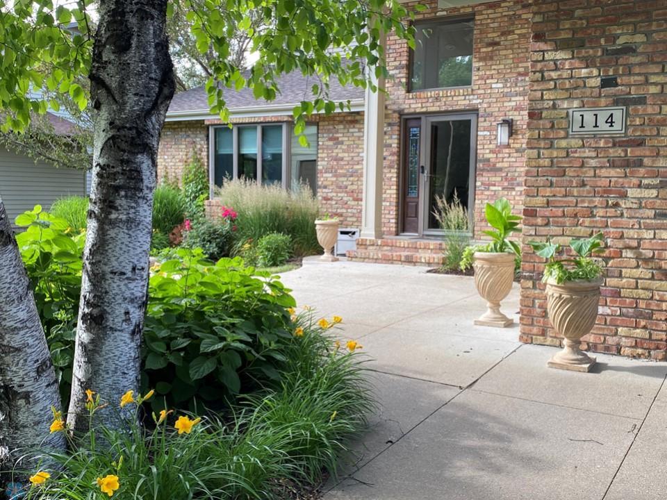 2 - Front Walkway.jpg