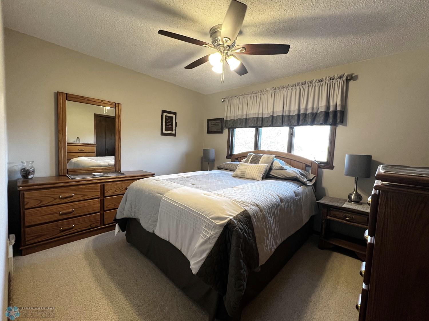 31 - Bedroom Gray.jpg