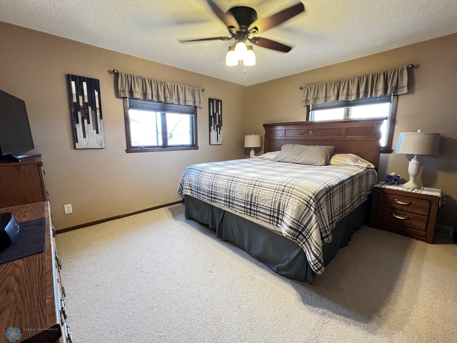 30 - Guest Bed.jpg