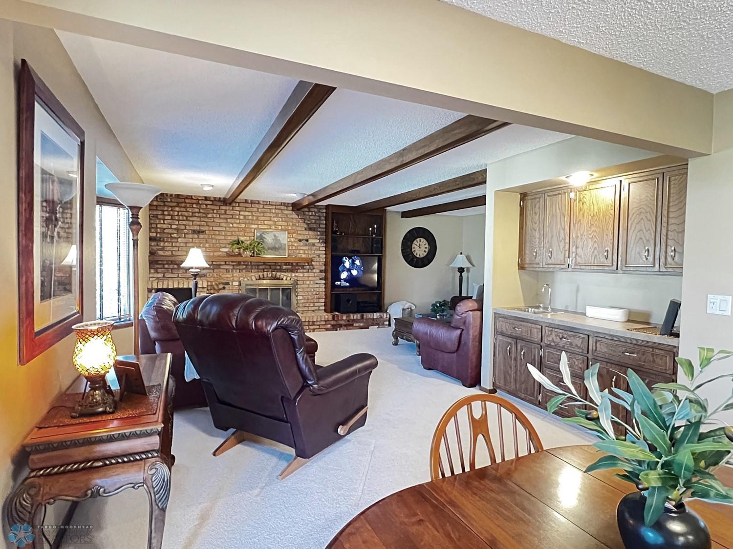 25 - Family Wet Bar.jpg