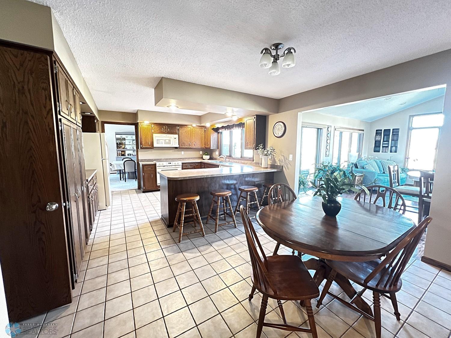 19 - Kitchen Dining.jpg
