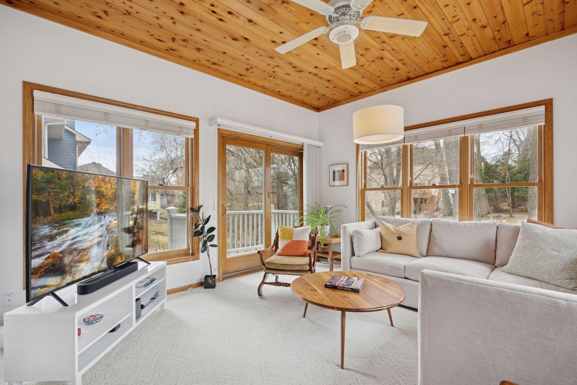 Gorgeous Four Season Sunroom