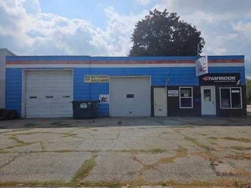 206 Hiawatha Drive E, Wabasha, MN 55981