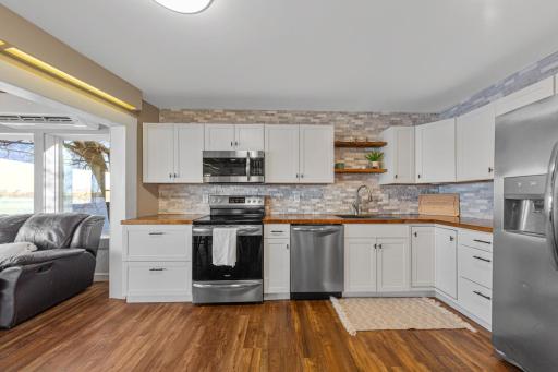 35 Kitchen.jpg