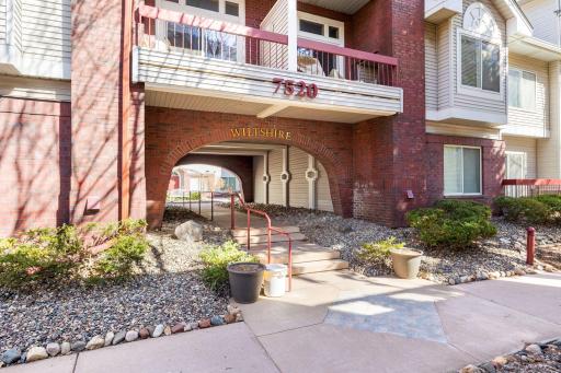 7520 Edinborough Way, 2208, Minneapolis, MN 55435