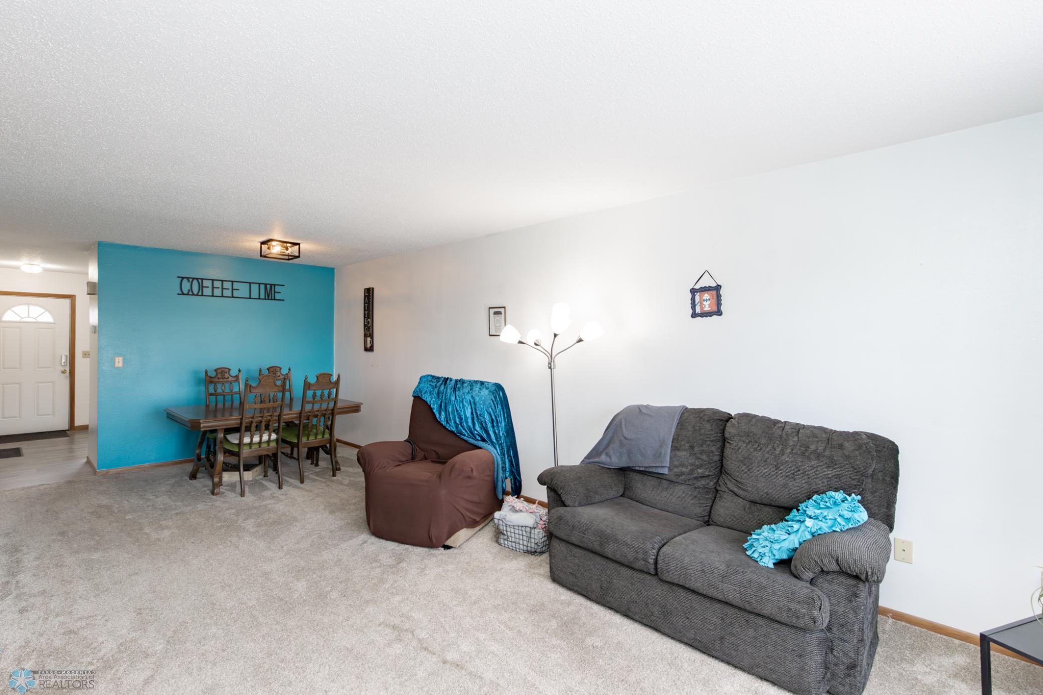 MAIN LEVEL LIVING ROOM