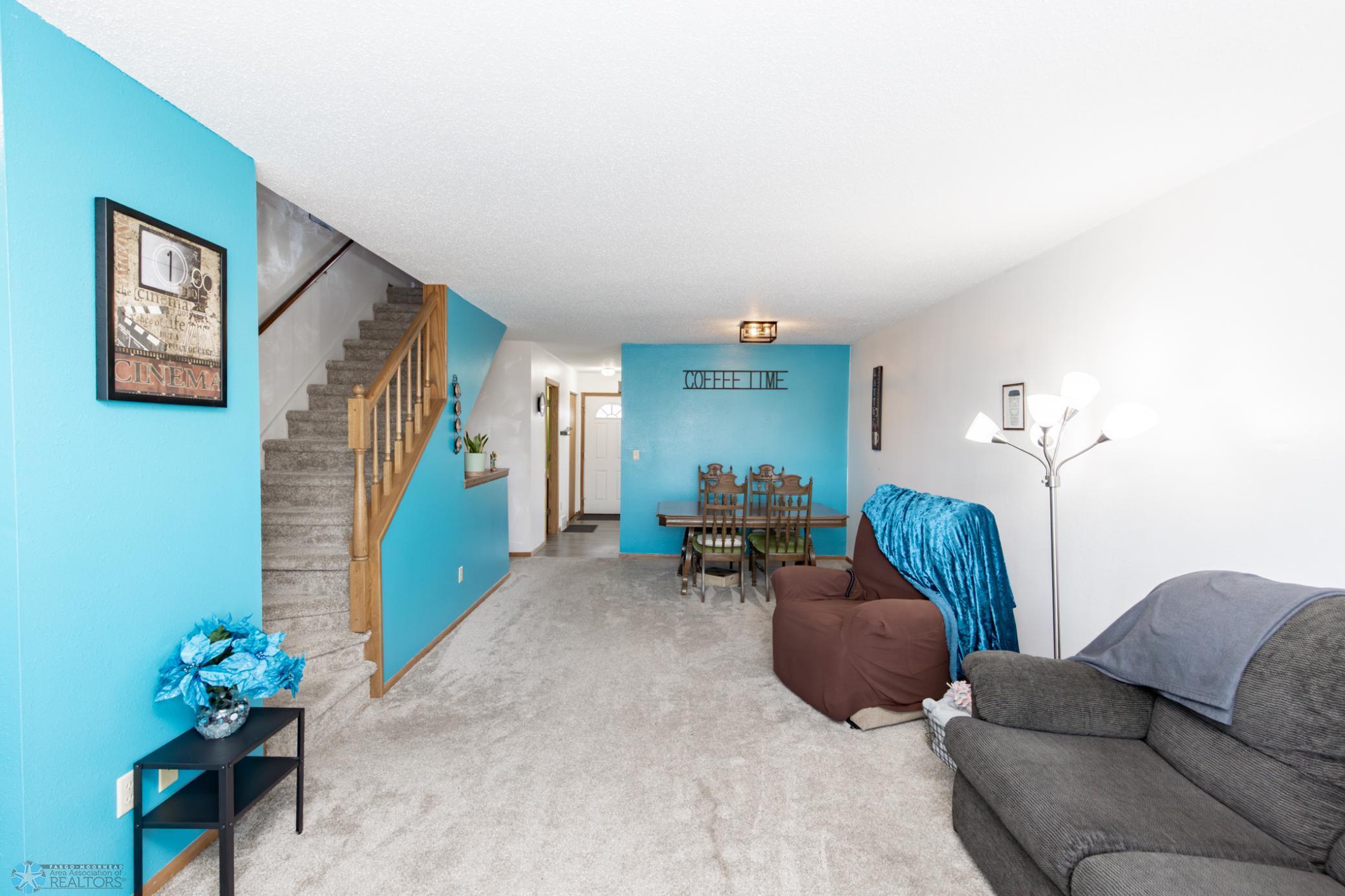 MAIN LEVEL LIVING ROOM