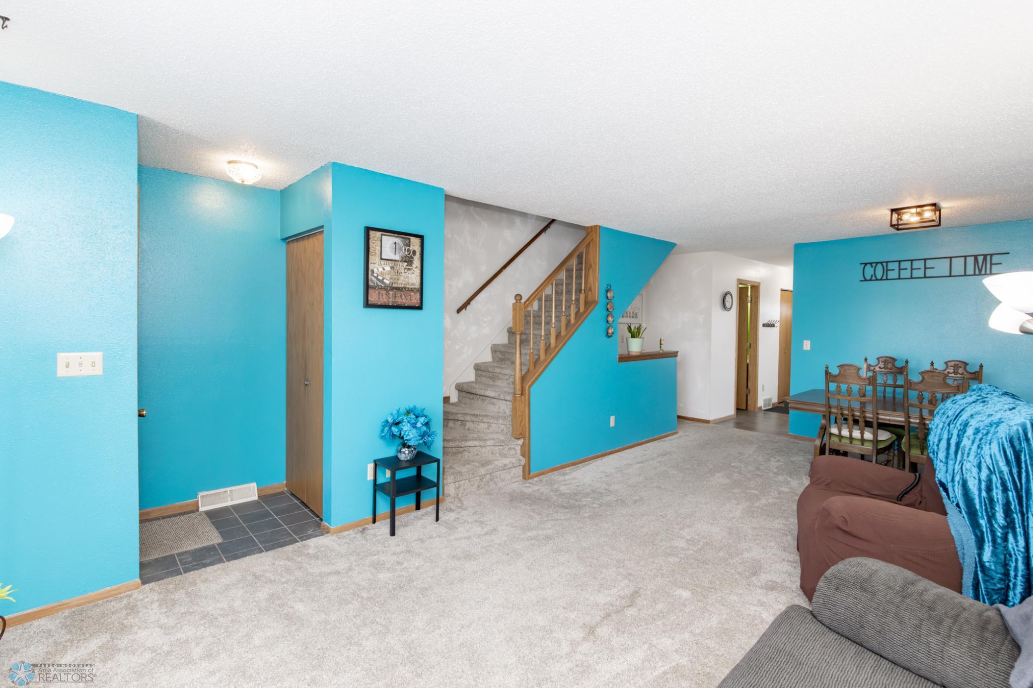 MAIN LEVEL LIVING ROOM