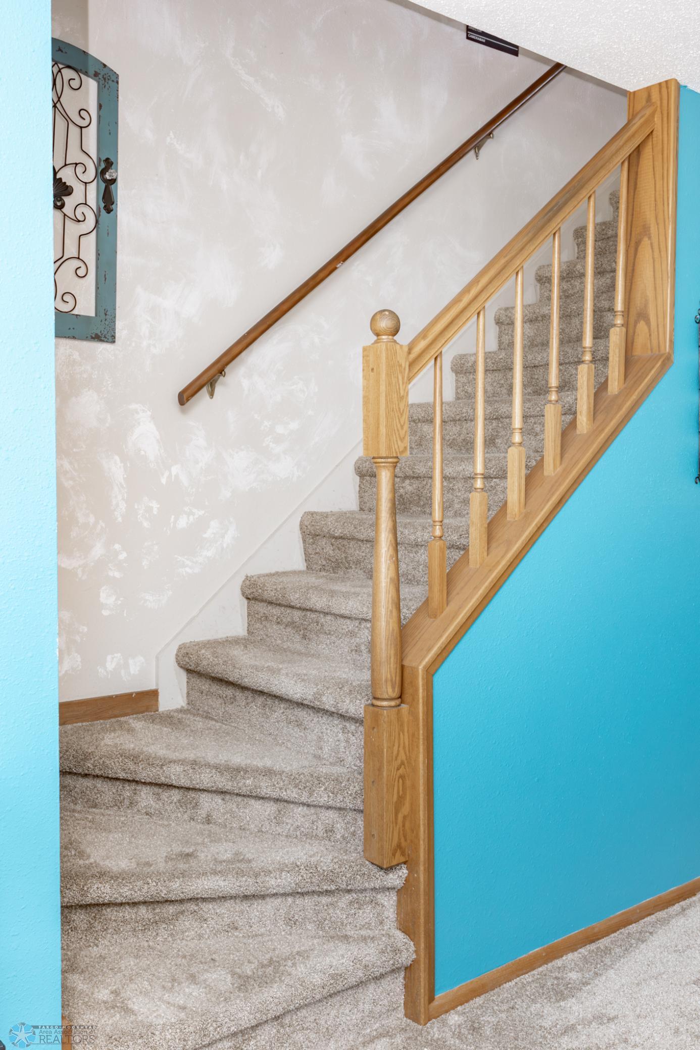 STAIRCASE TO UPPER LEVEL