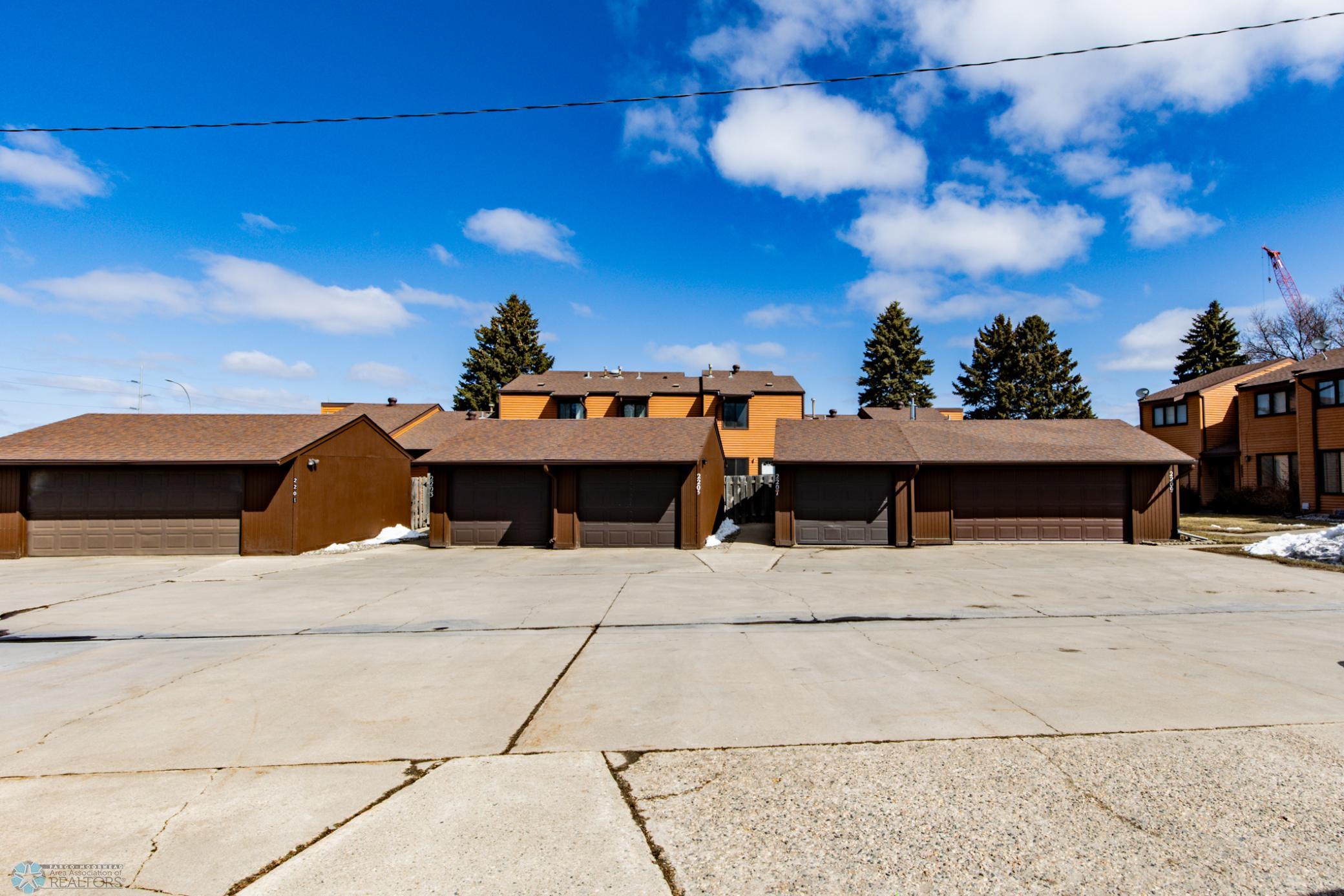 GARAGE VIEW