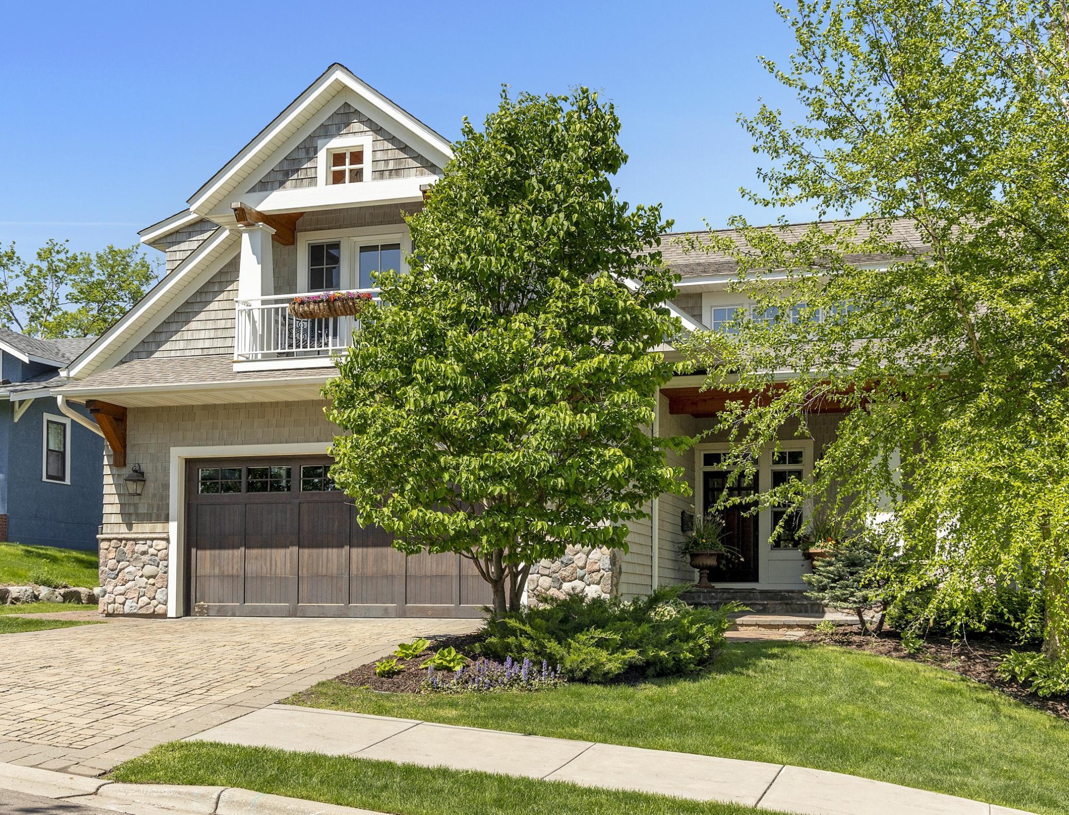 Pillar Homes_221 Manitoba Ave_Exteriors_003.jpg