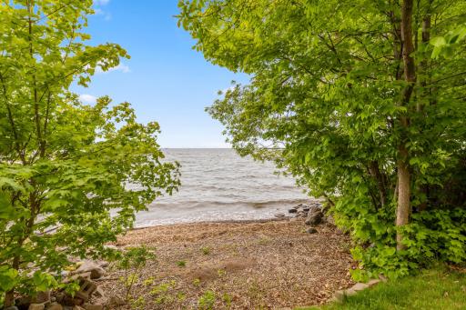 105 Feet lake front of South East Mille Lacs!