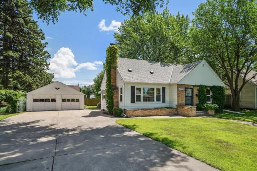 6939 Oakland Avenue, Minneapolis, MN 55423