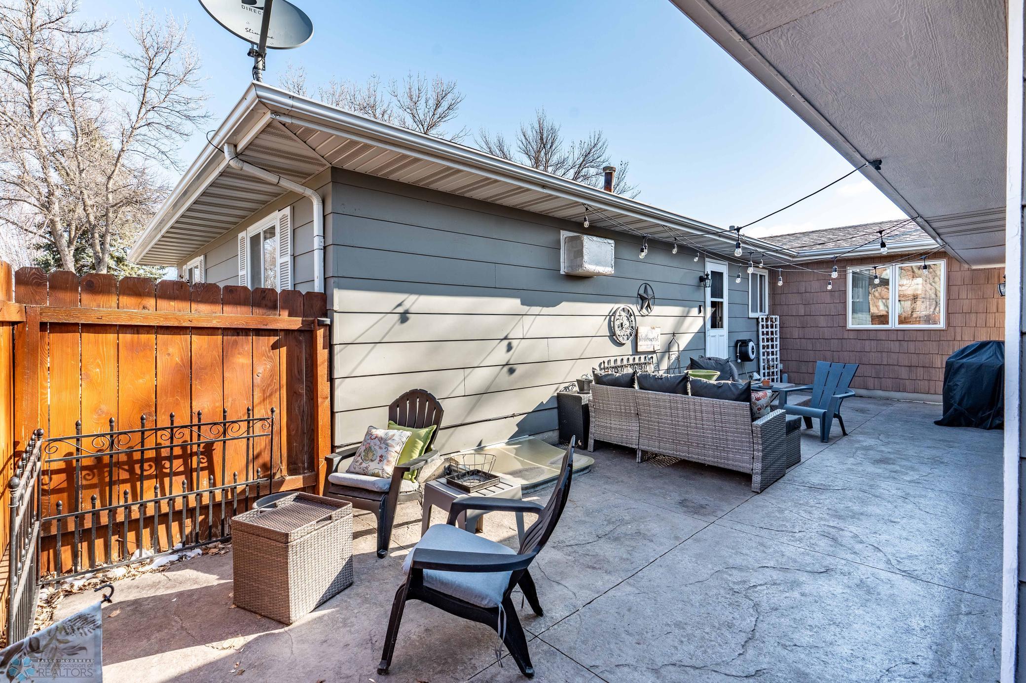 Back yard concrete patio
