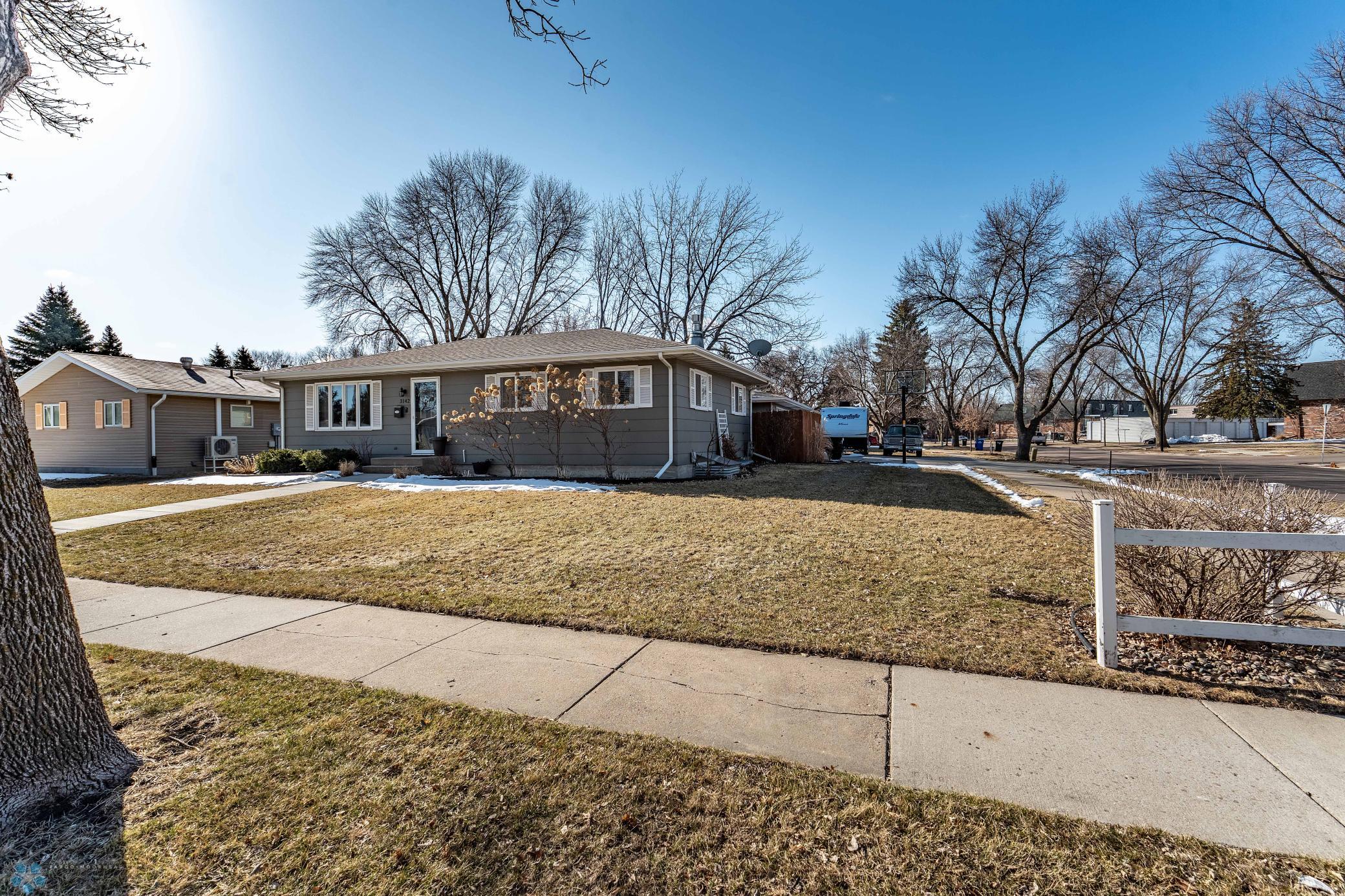 3142 Edgewood Dr N. Fargo-105.jpg