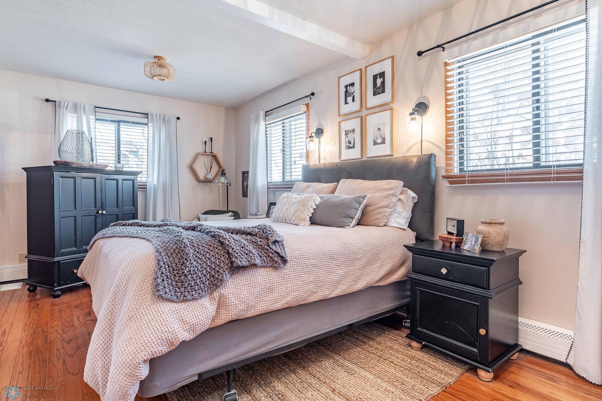 Master bedroom (2 rooms made into 1)