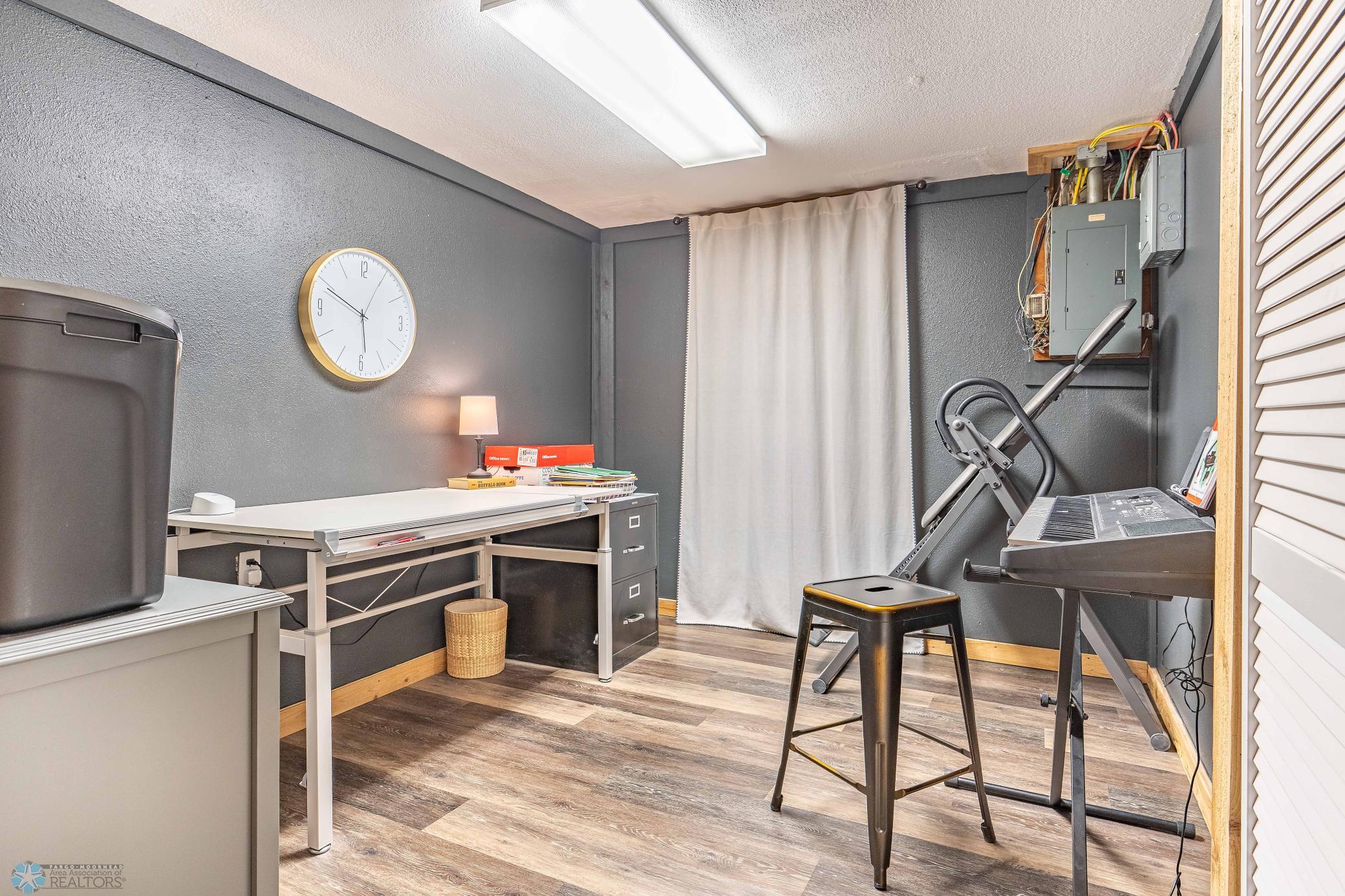 2nd Office/bonus room/toy room...