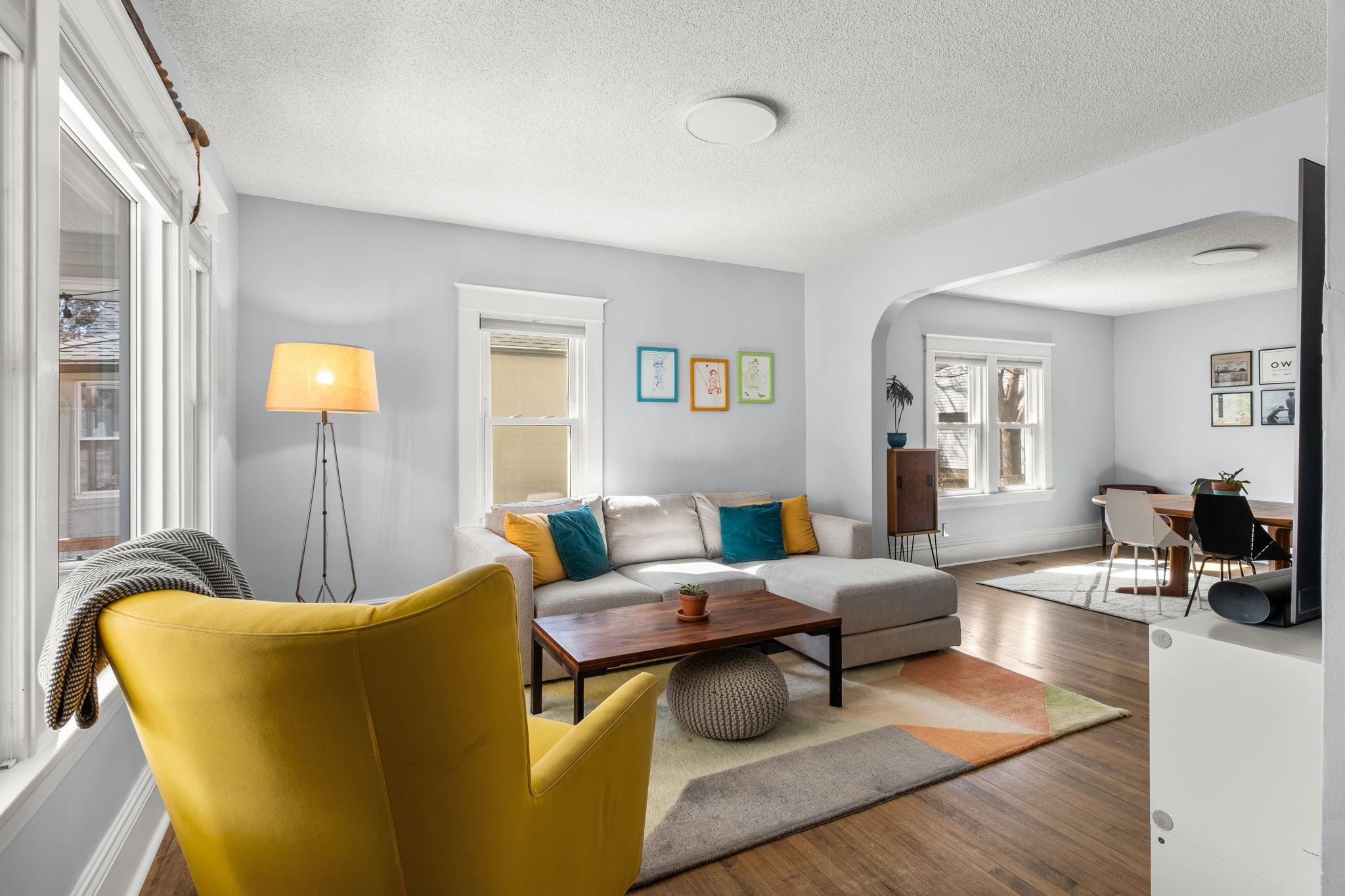 7-web-or-mls-3932 44th Ave S-0007.jpg