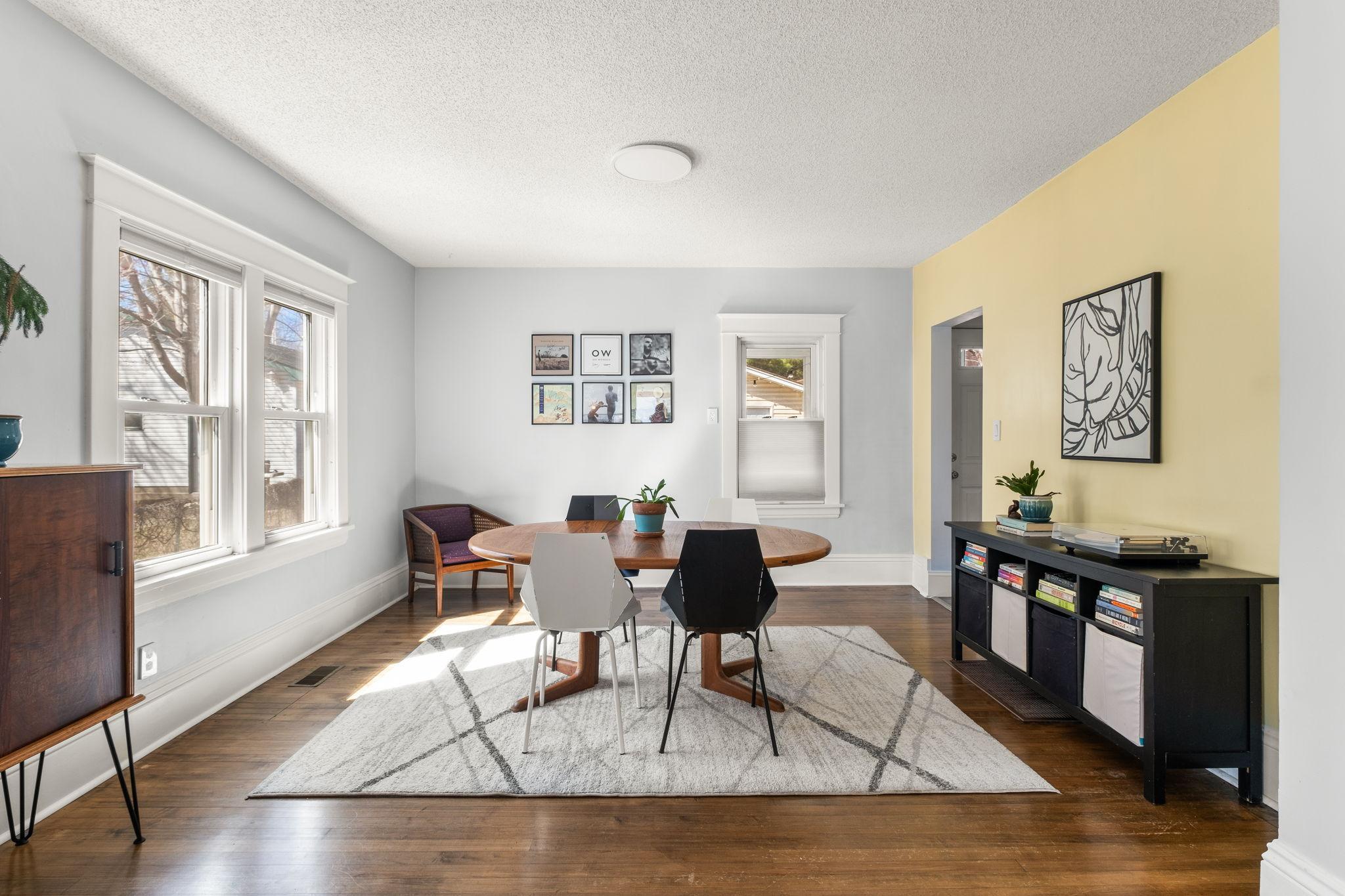 9-web-or-mls-3932 44th Ave S-0009.jpg