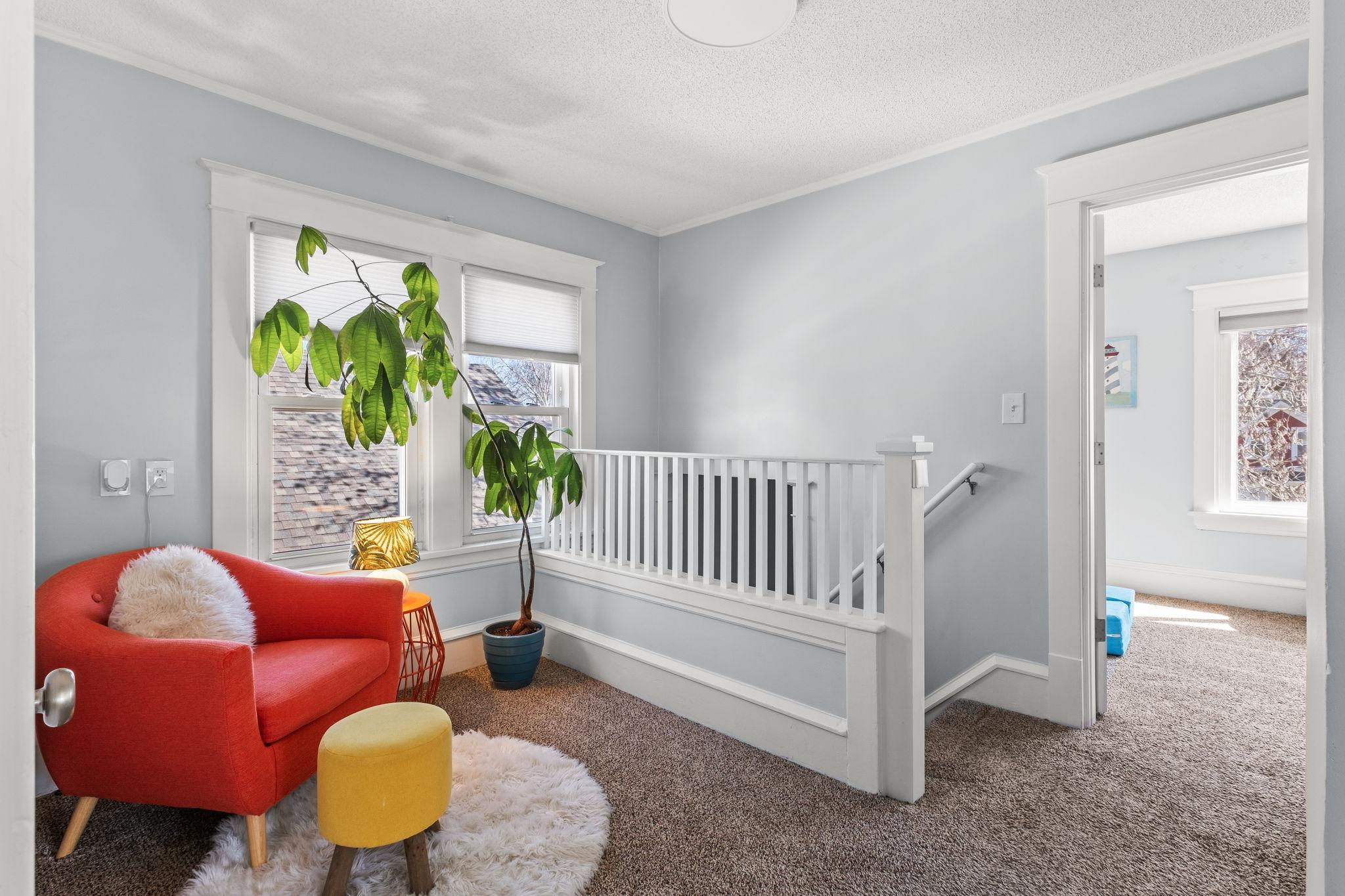 17-web-or-mls-3932 44th Ave S-0017.jpg