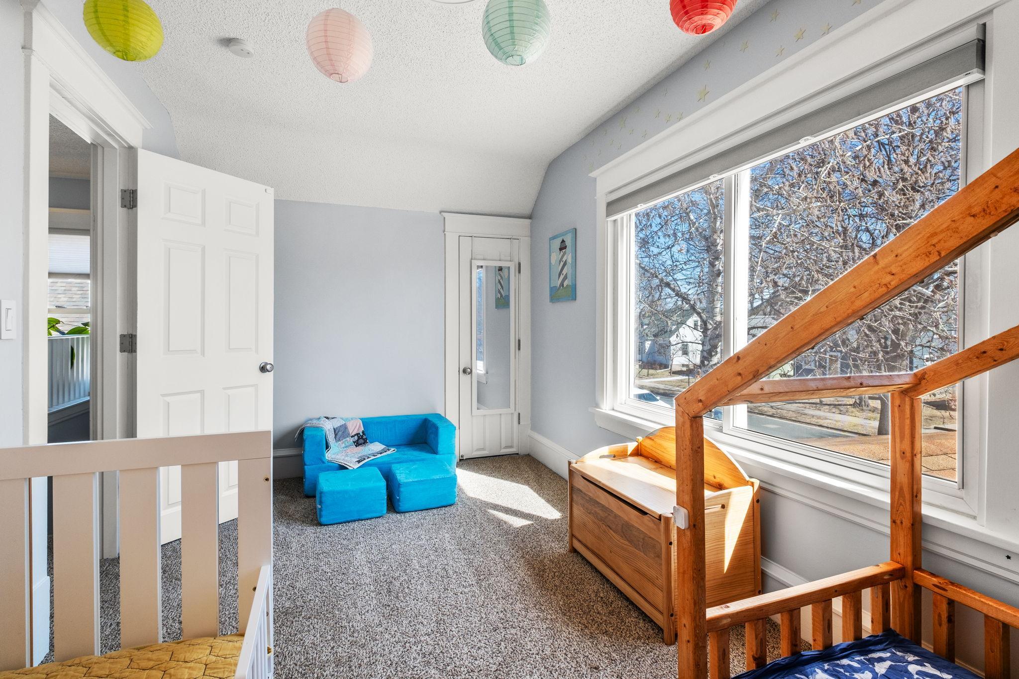 25-web-or-mls-3932 44th Ave S-0025.jpg