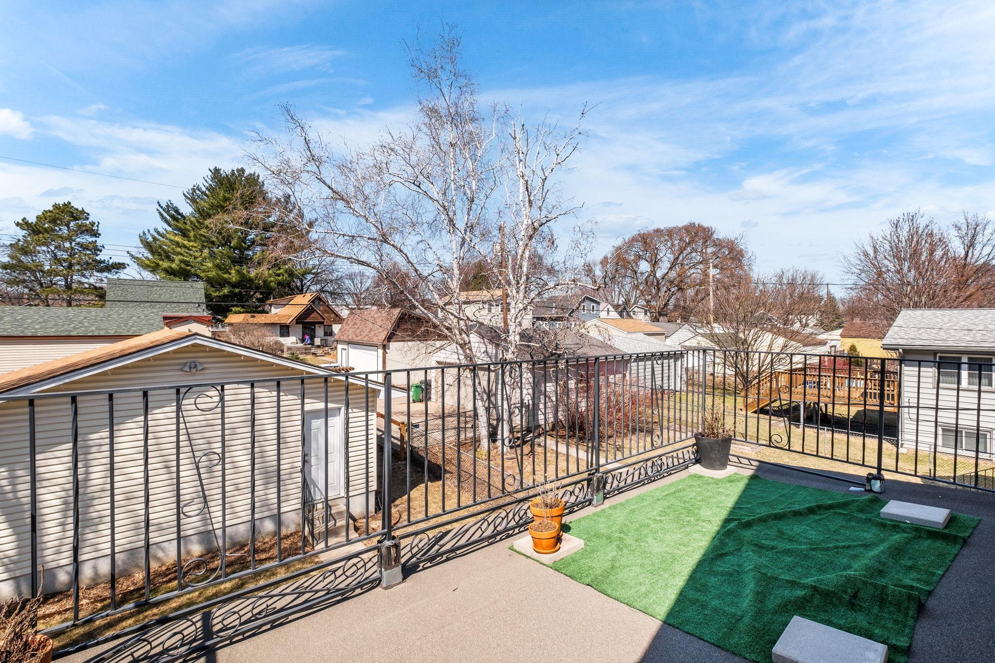 23-web-or-mls-3932 44th Ave S-0023.jpg