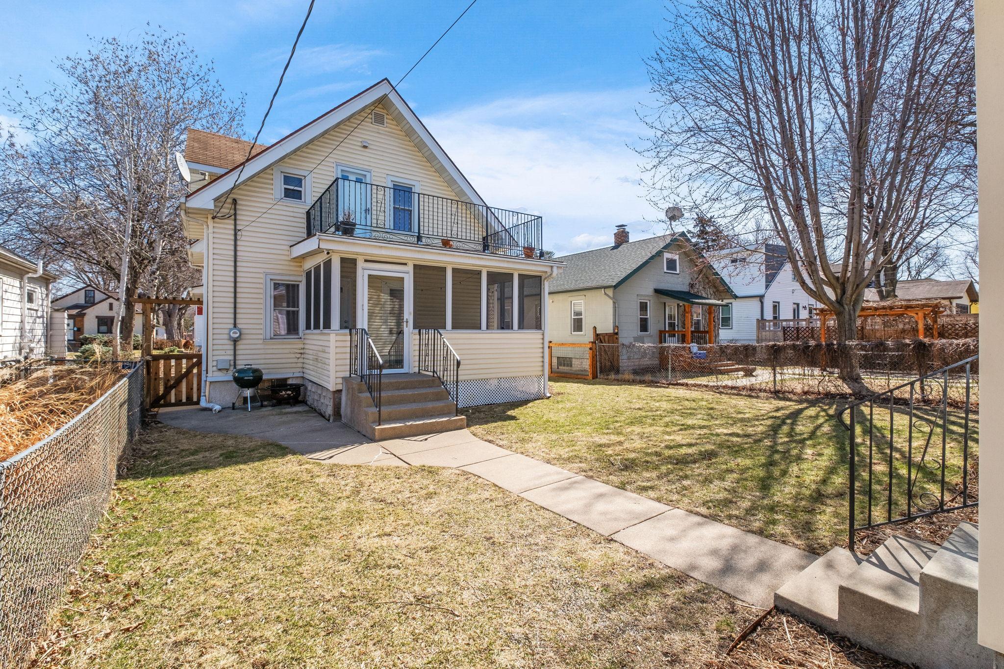 32-web-or-mls-3932 44th Ave S-0032.jpg