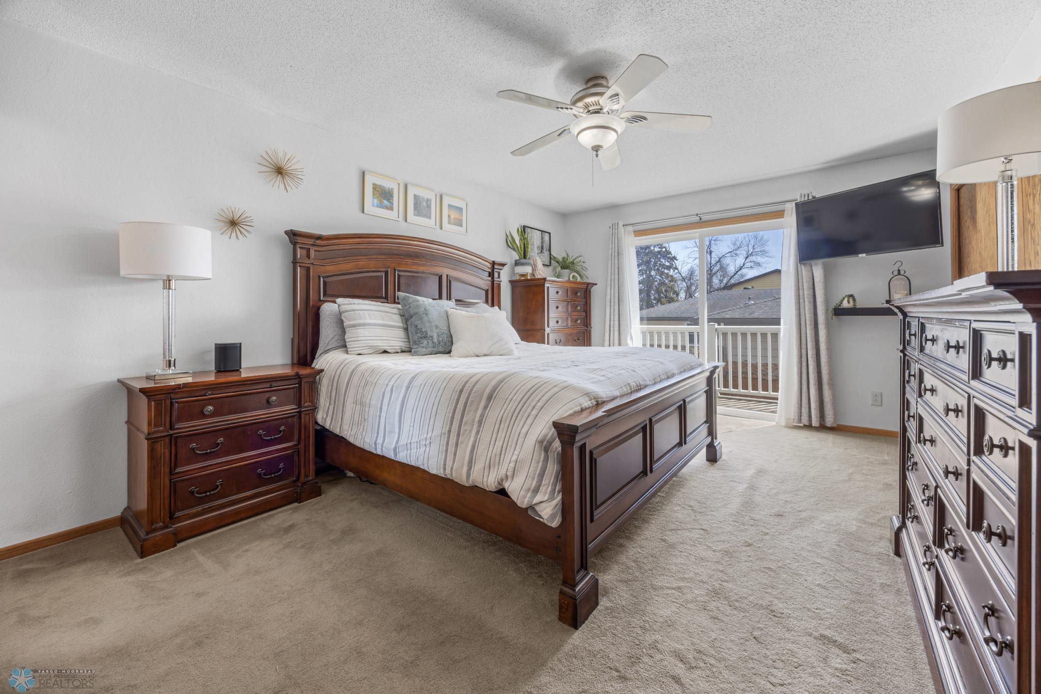 Primary Bedroom - Upper Level
