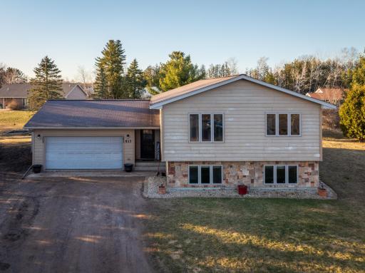 517 1st Street NW, Hinckley, MN 55037