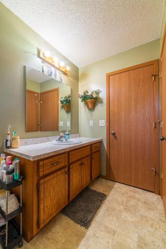 517 1st Street NW, Hinckley, MN 55037