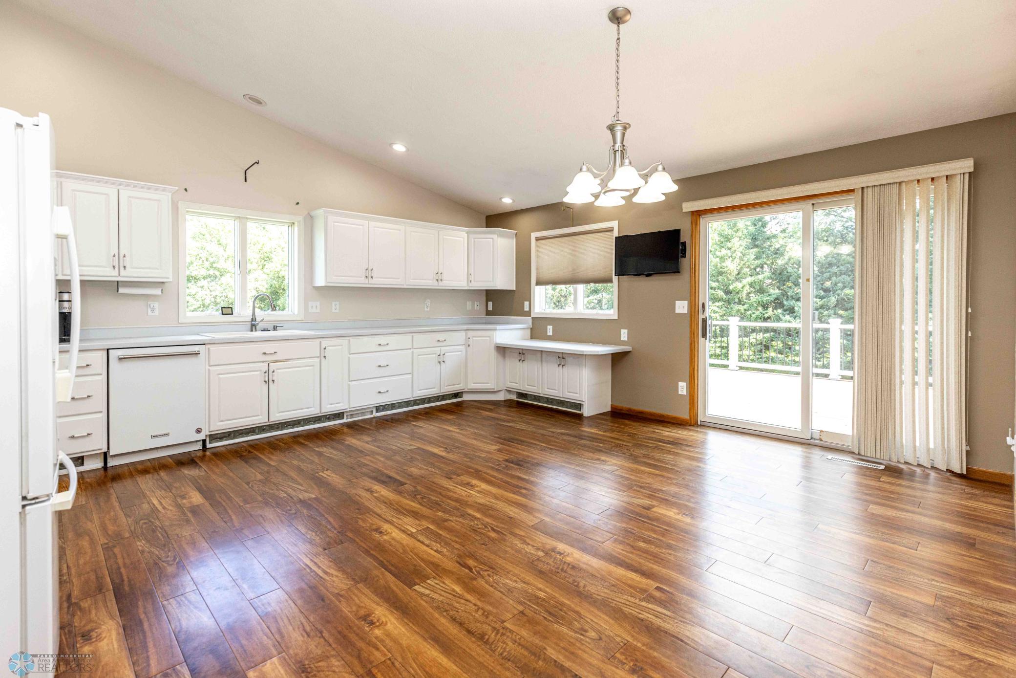 Kitchen 1.jpg