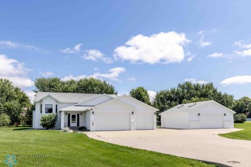 4708 McMahon Estates Court, West Fargo, ND 58078