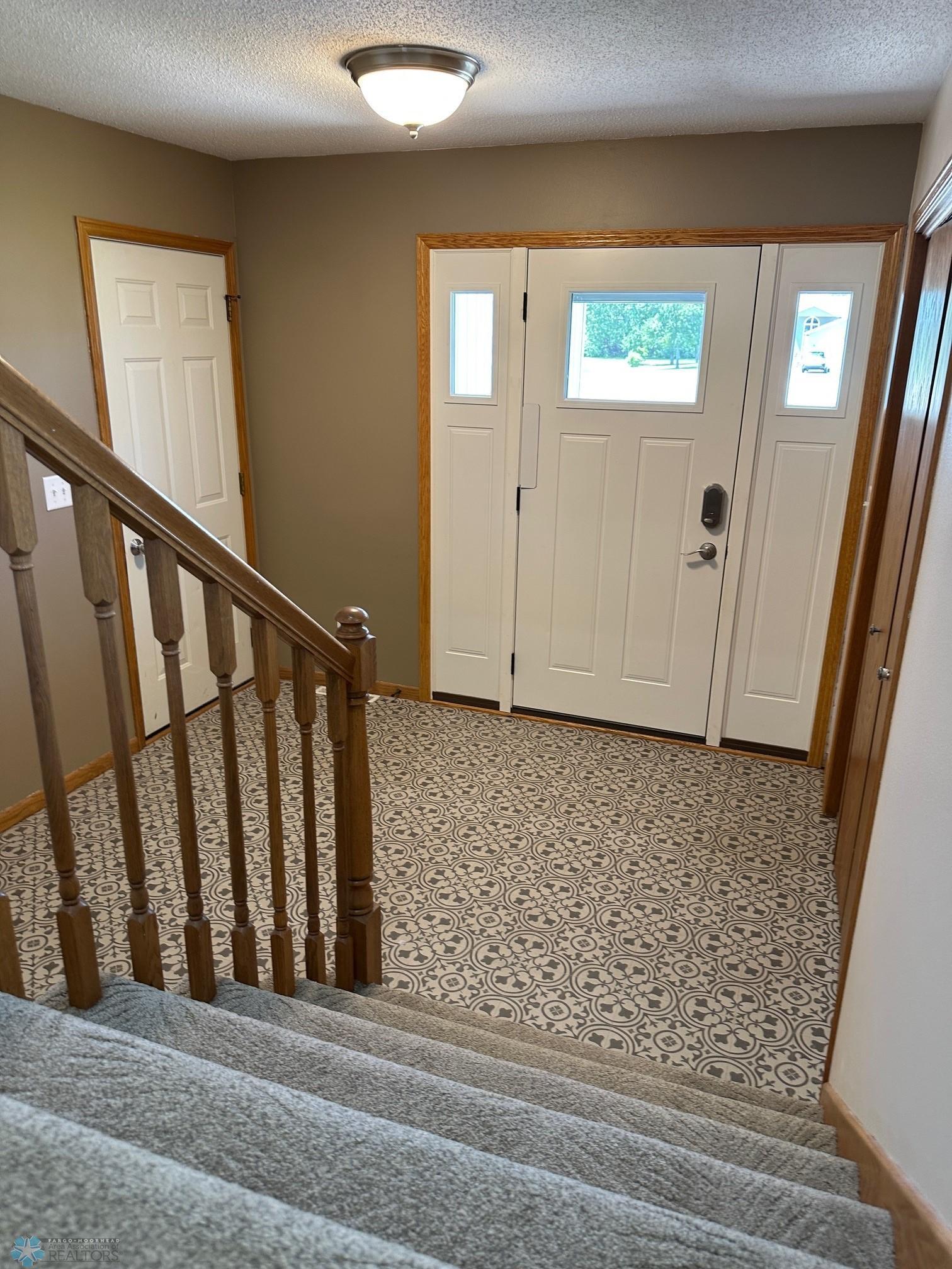 Foyer 2.jpg