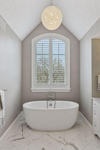 4912 Ridge Place, Edina, MN 55424