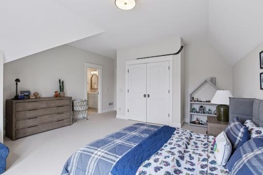 4912 Ridge Place, Edina, MN 55424