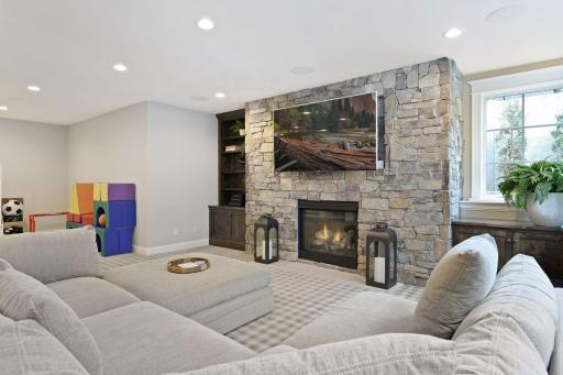 4912 Ridge Place, Edina, MN 55424