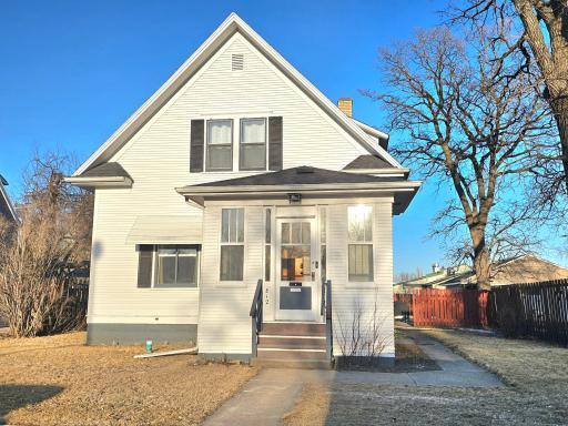 812 Horace Avenue N, Thief River Falls, MN 56701