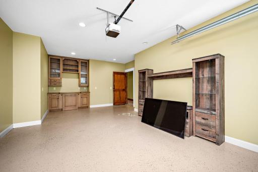 9995 Dell Road, Eden Prairie, MN 55347