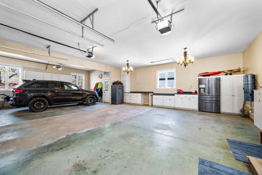 9995 Dell Road, Eden Prairie, MN 55347