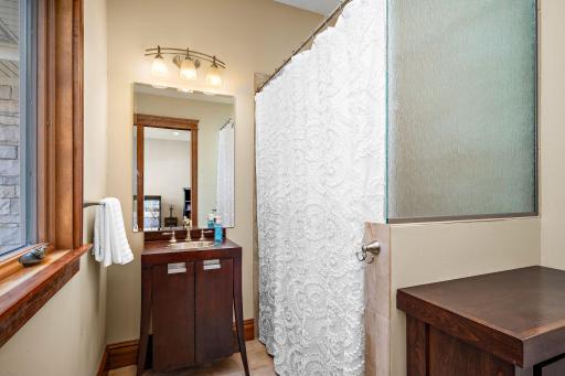 9995 Dell Road, Eden Prairie, MN 55347