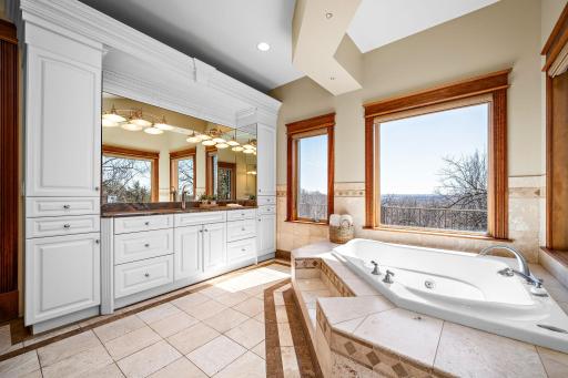 9995 Dell Road, Eden Prairie, MN 55347