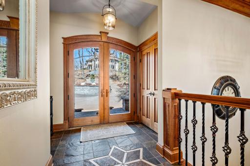 9995 Dell Road, Eden Prairie, MN 55347