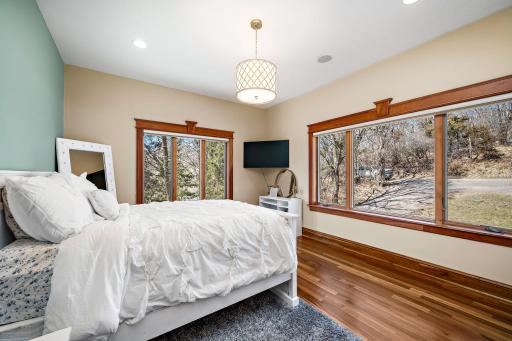 9995 Dell Road, Eden Prairie, MN 55347