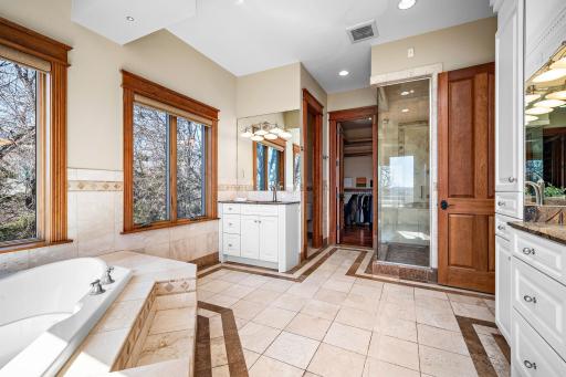 9995 Dell Road, Eden Prairie, MN 55347