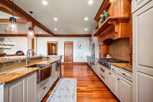 9995 Dell Road, Eden Prairie, MN 55347