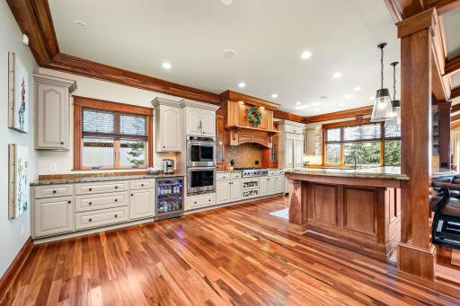 9995 Dell Road, Eden Prairie, MN 55347